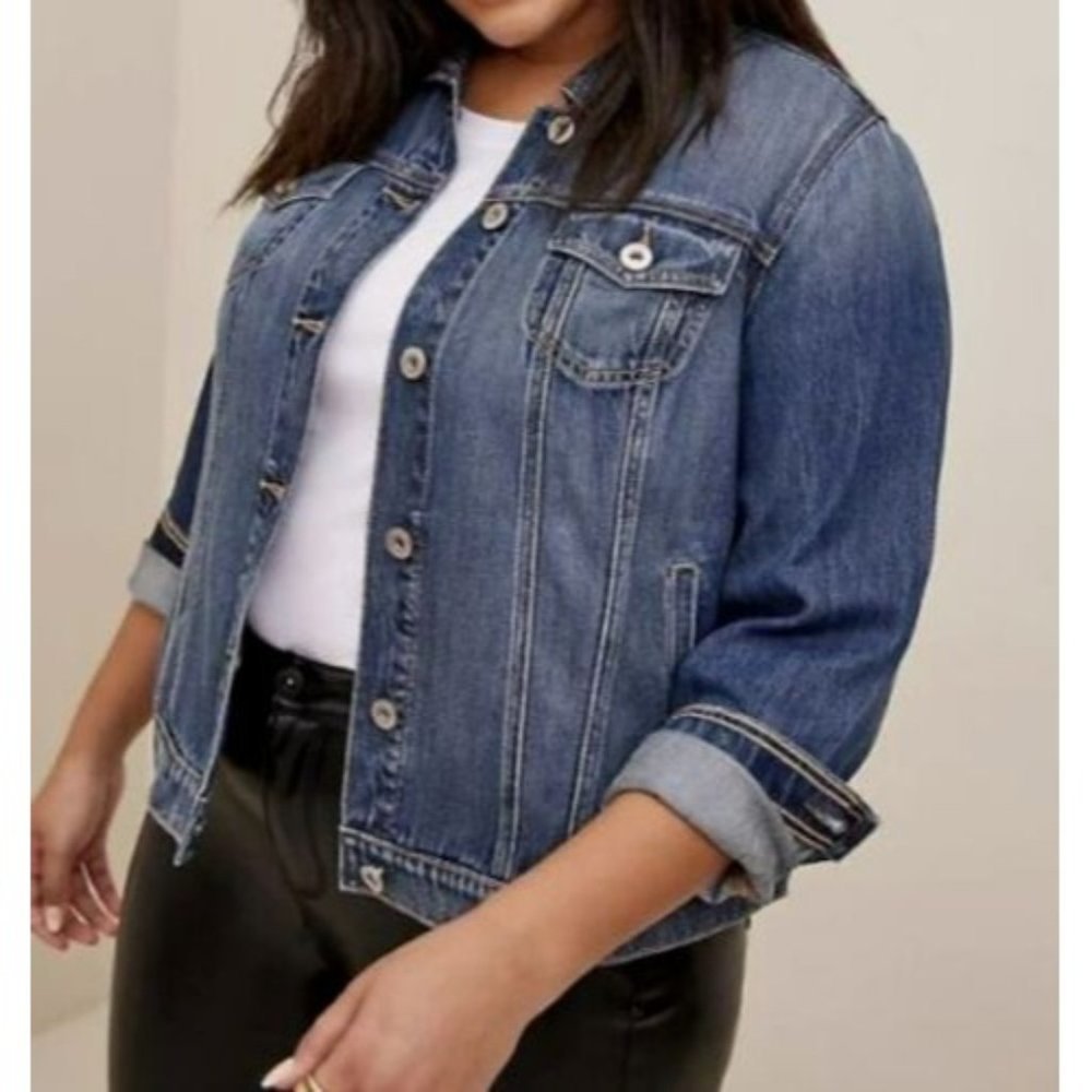 Torrid Womens 2X Blue Medium Wash Denim Button Fro